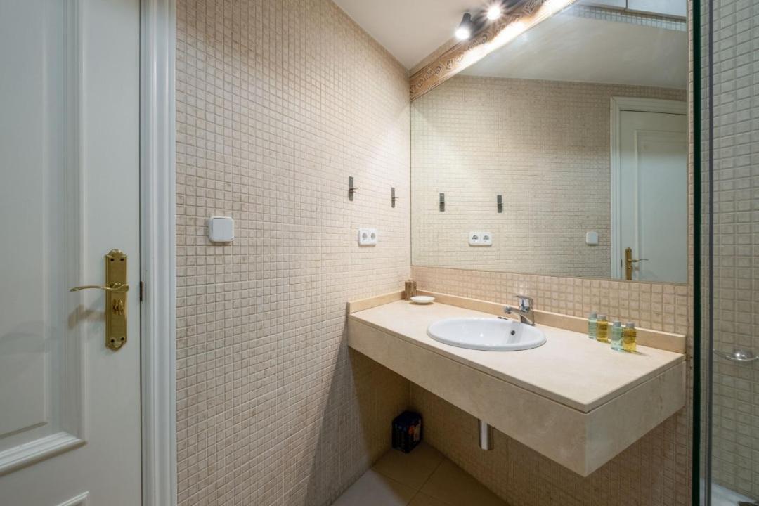 1 Bedroom 1 Bathroom Furnished - Sol - Bright Refurbished - Mintystay Madrid Exterior photo